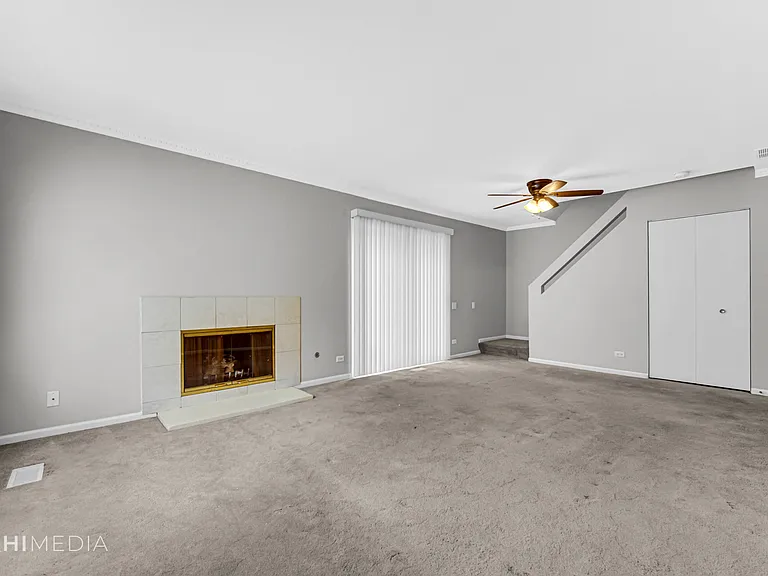 425 Monmouth Ct — Photo 6