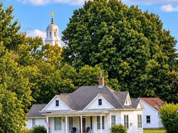 185 N Barnett St, Nauvoo, IL 62354