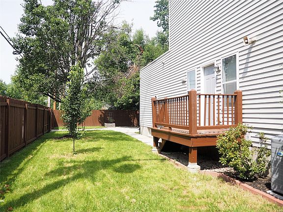 2nd image of 1309 S Newstead Ave