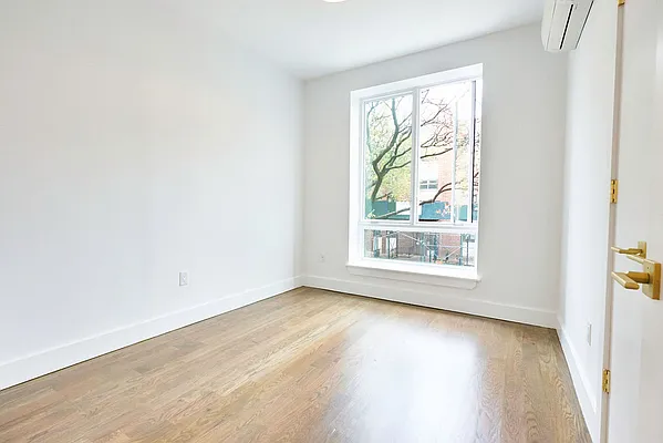 Rented by Lodger Corp | media 22