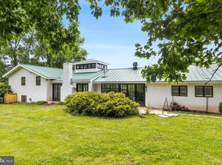 379 Pineville Rd, Newtown, PA 18940