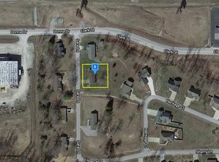 1609 Sara Ln, Carterville, IL 62918 | Zillow
