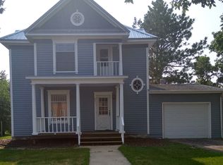 621 4th Ave, Canistota, SD 57012