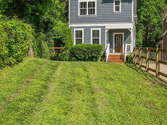 3rd image of 700A Eastland Ct