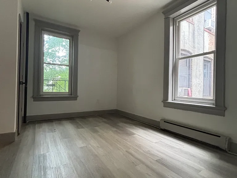 83 Bostwick Ave #4.1 — Photo 1