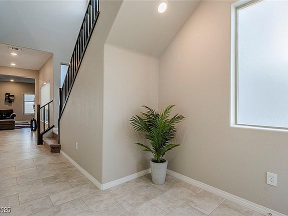 5th image of 10417 Bent River St