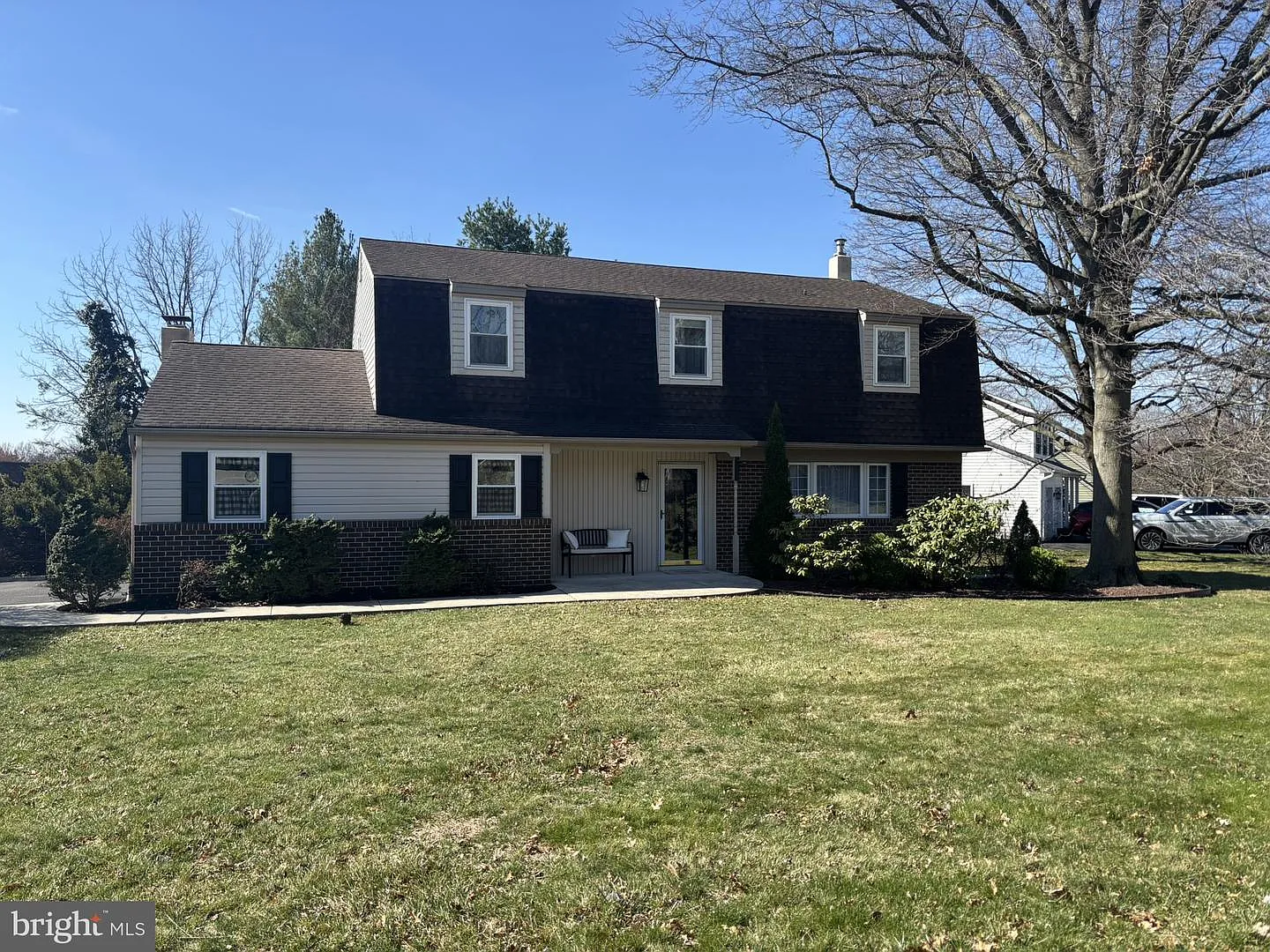 28 W Hillcrest Ave photo 1