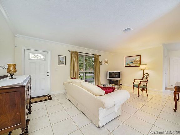 5th image of 18445 Caribbean Blvd