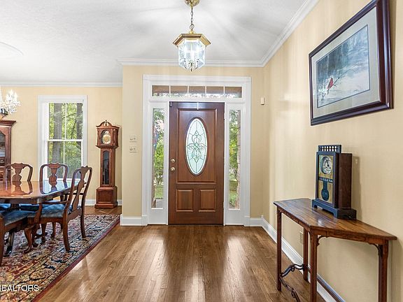 5th image of 5227 Beverly Oaks Dr