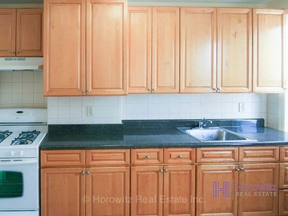 2nd image of 3054 44th St APT 3R