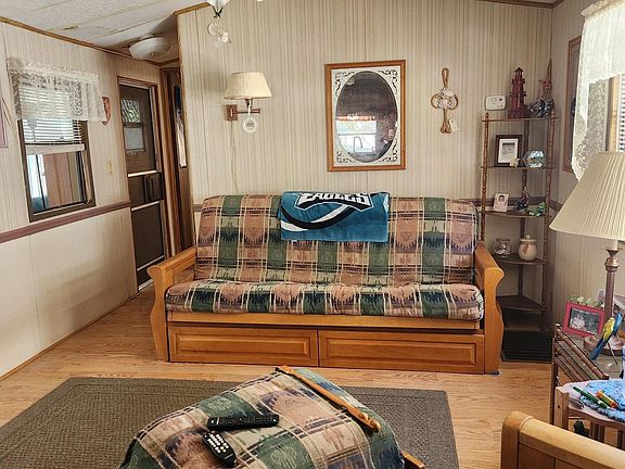 3rd image of 105 Holly St #105