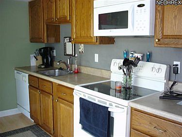 3rd image of 13812 Oakbrook Dr #3812