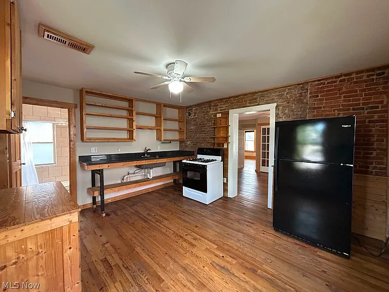 2809 Monroe Ave — Photo 5