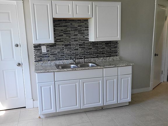 5th image of 4158 E 114th St #1