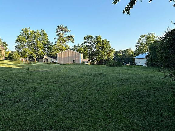 5th image of 2272 Les Robinson Rd