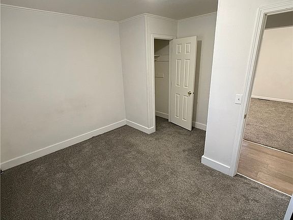4th image of 601 E 6th St
