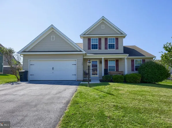 120 Greenfield Dr, Leola, PA 17540