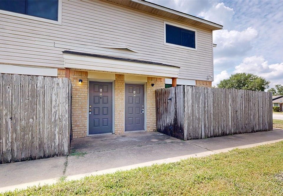 1st image of 2803 Longmire Dr APT A