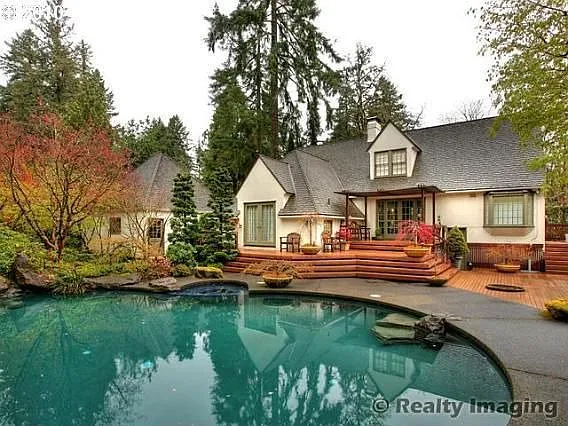 490 Country Club Rd photo 1