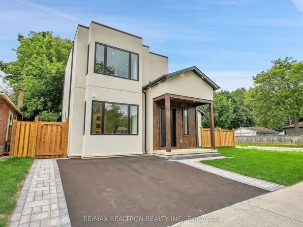 105 Murray Dr, Aurora, ON L4G 2C4