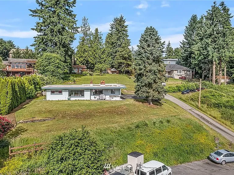 16210 Larch Way — Photo 15