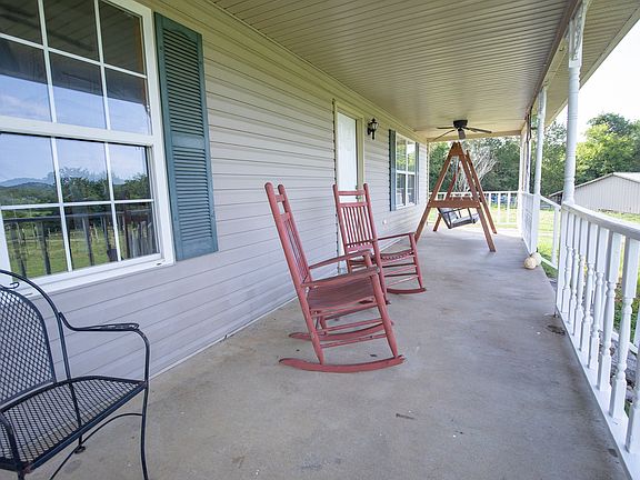 3rd image of 83 Burt Ln