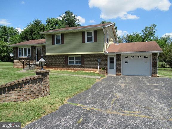 2nd image of 145 Dogwood Ct