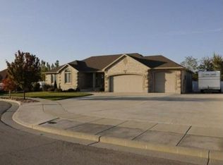 3246 Smithfield Cir, South Jordan, UT 84095