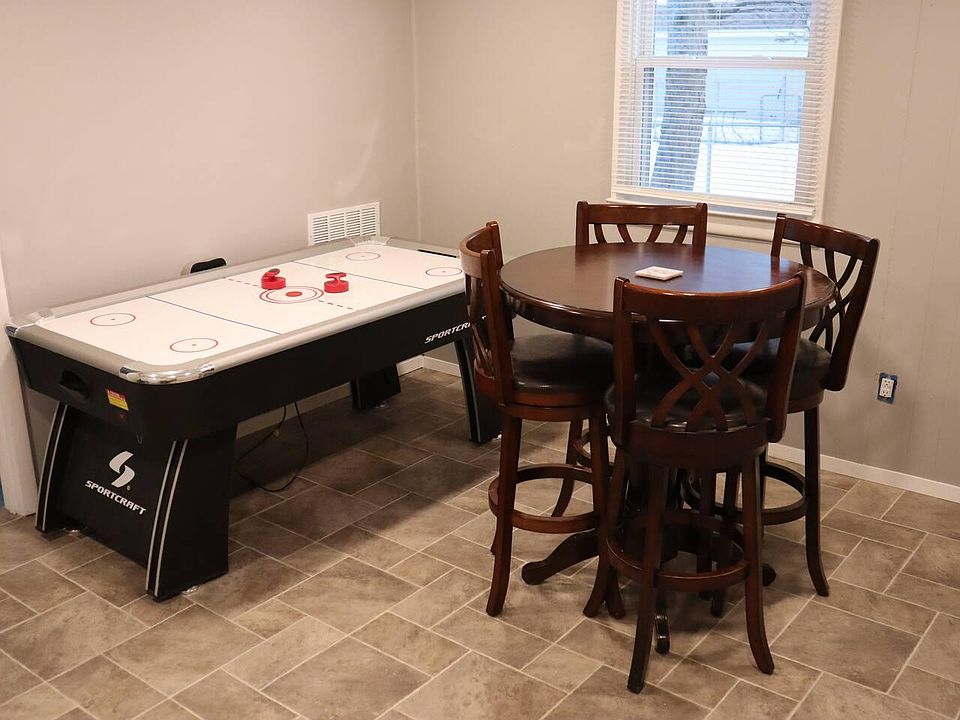 307 N Cleveland St, Downs, IL 61736 Zillow