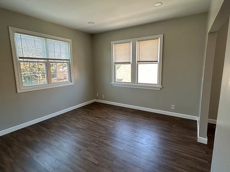 263 E 22nd St #2 — Photo 7