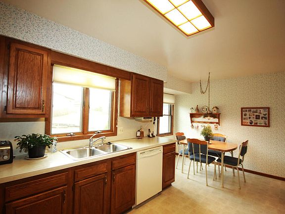 2nd image of 2142 Terrace Van Dr NE