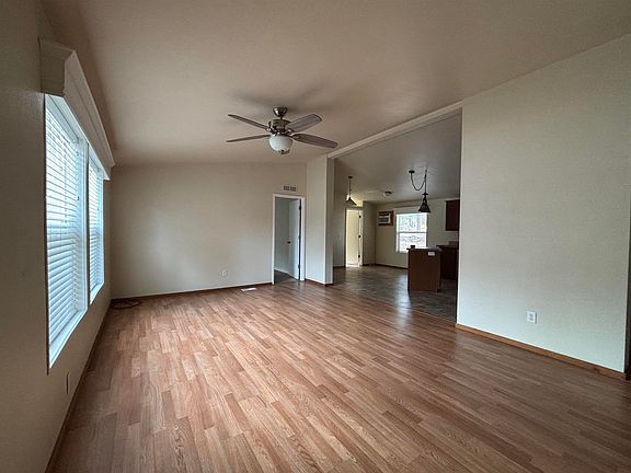 5th image of 687-635 Hollywood Way