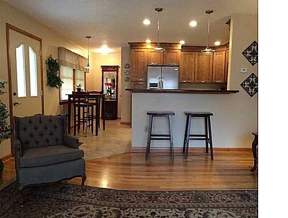 3rd image of 4281 Belmont Dr