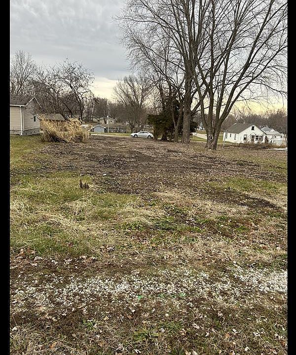 1st image of 318 E Curtis St