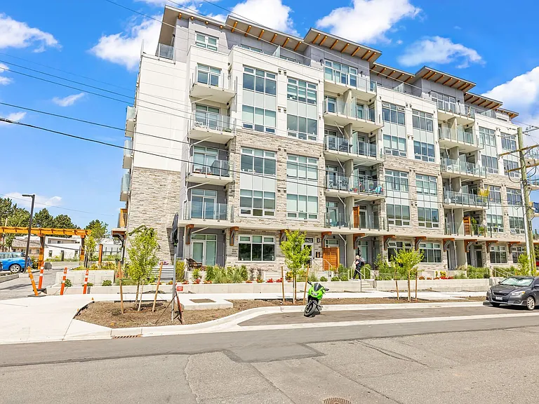 916 Lyall St #107 — Photo 26