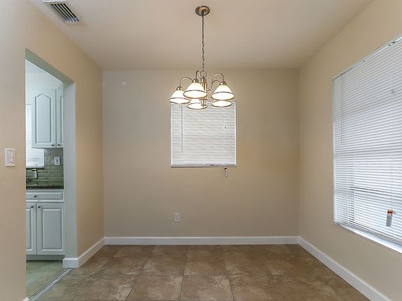 4th image of 100 NW 207th St