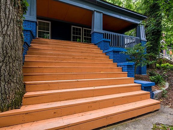 3rd image of 3 Roseway Cir NE