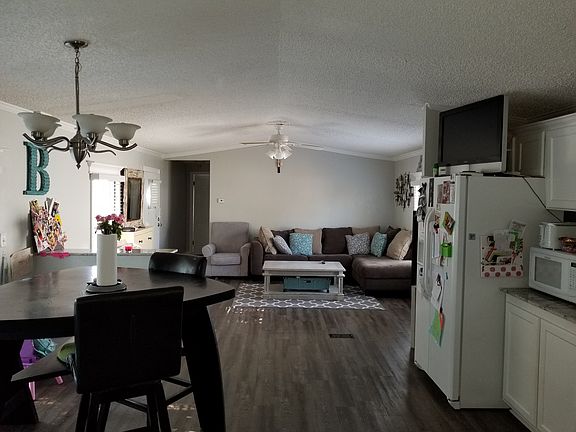5th image of 403 Windsong Dr