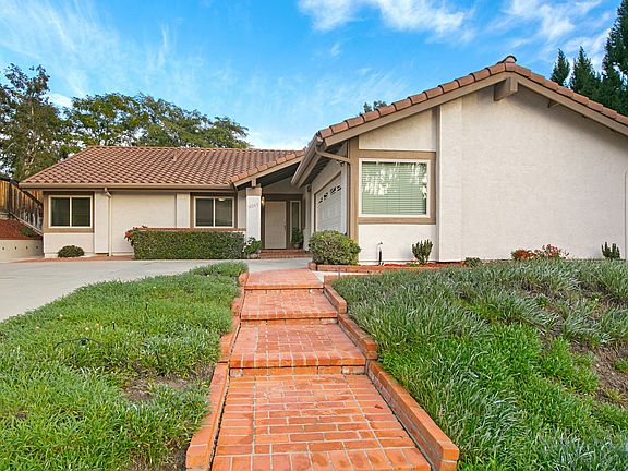 3rd image of 10265 Mesa Madera Dr