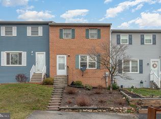 19 Mall Rd, Etters, PA 17319