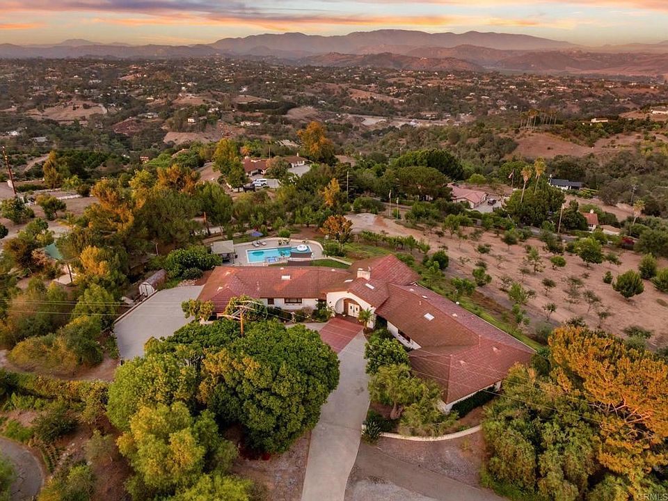 1st image of 4280 Los Vecinos