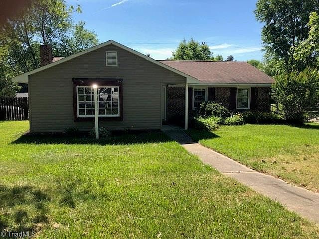 1st image of 3008 Locksley Ln