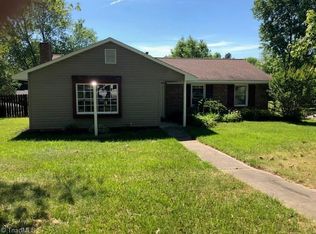 3008 Locksley Ln, Greensboro, NC 27406