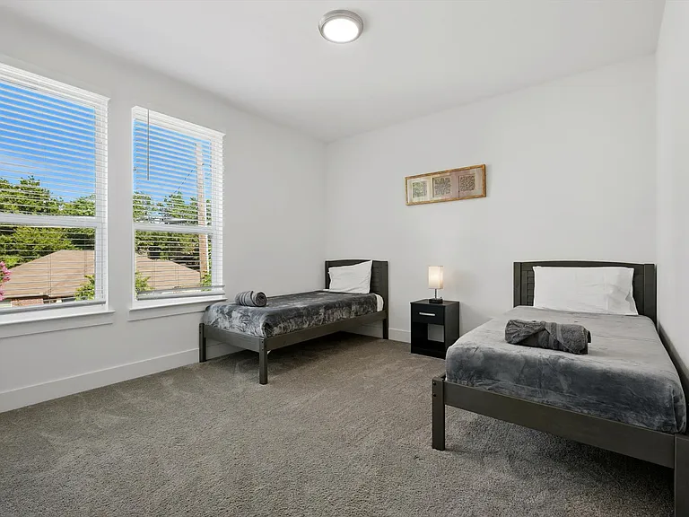 3129 Rutz St — Photo 22