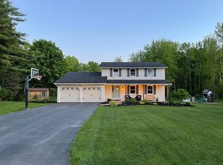 4849 Pembridge Cir, Syracuse, NY 13215