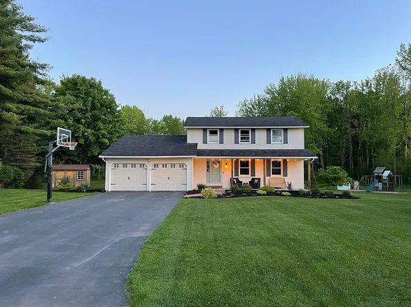 4849 Pembridge Cir, Syracuse, NY 13215