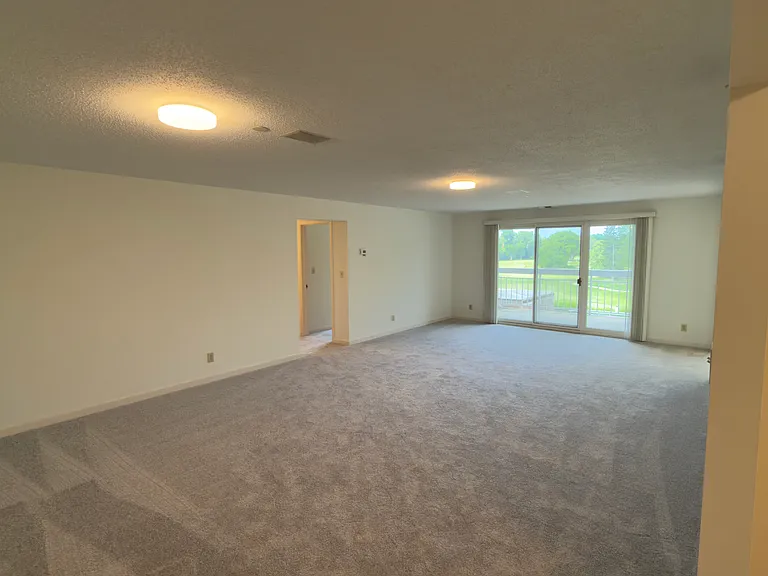 Chelsea Condos — Photo 31