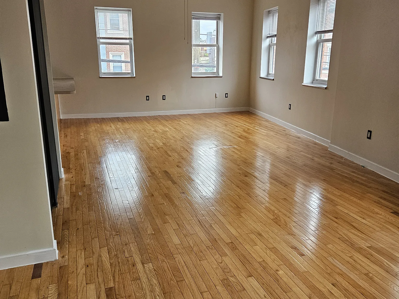 1 bed, 1100 sqft, $1,750 — Photo 1
