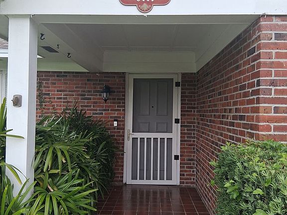 2nd image of 5111 Fairfax E