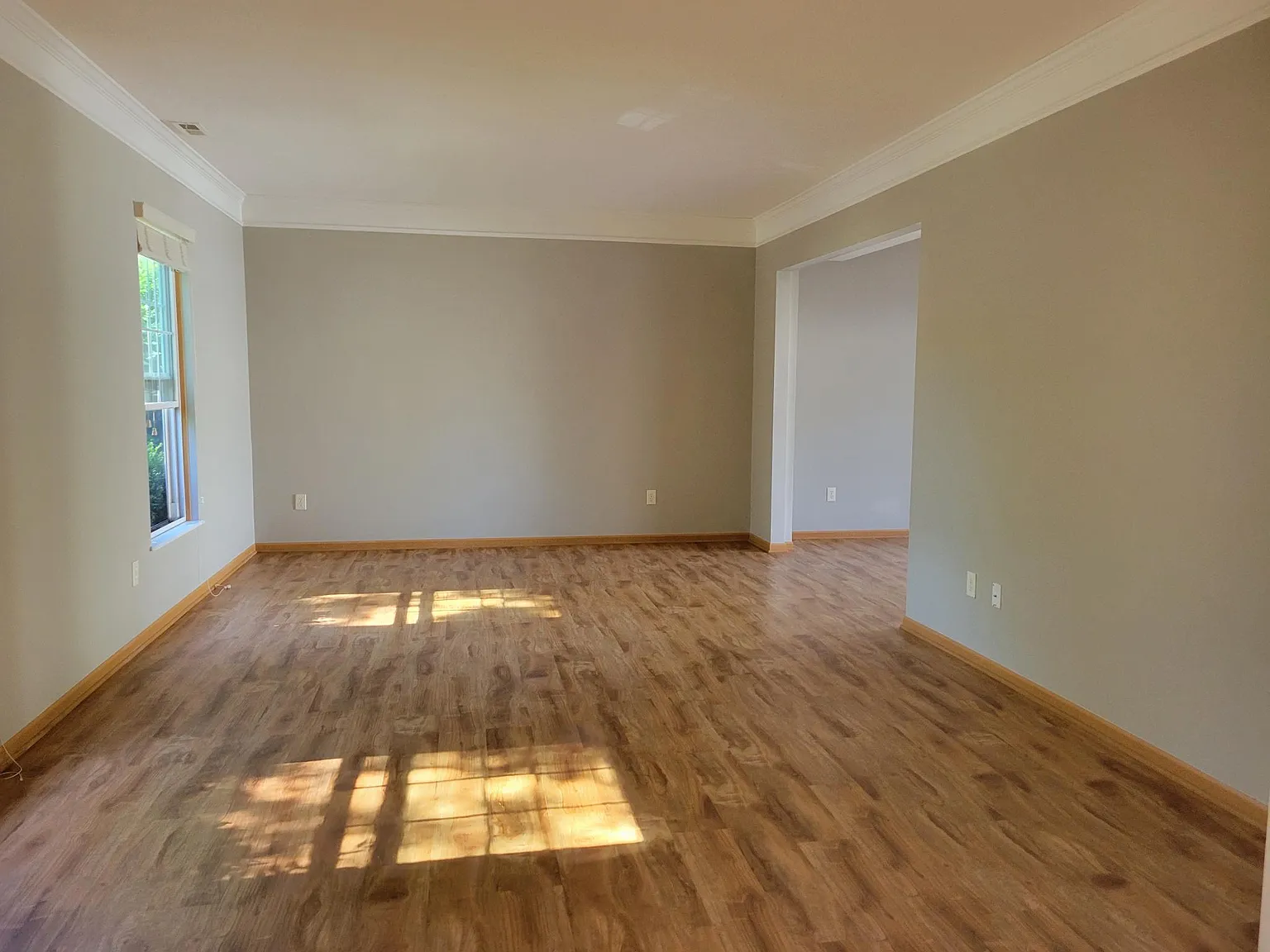 3 bed, 2.5 bath, 1876 sqft, $2,700 — Photo 3